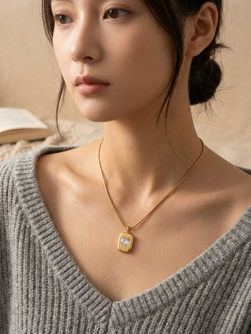 Gold Heart Solitaire Pendant Chain