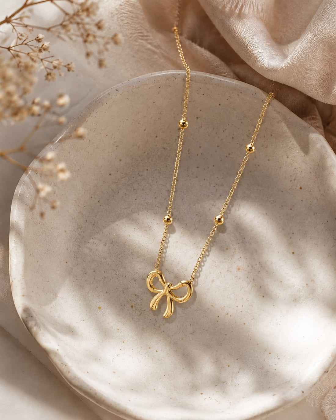 Elegant Bow Necklace 🎀
