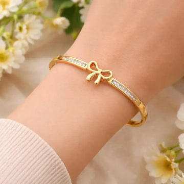 Élan Bow Luxe Bangle