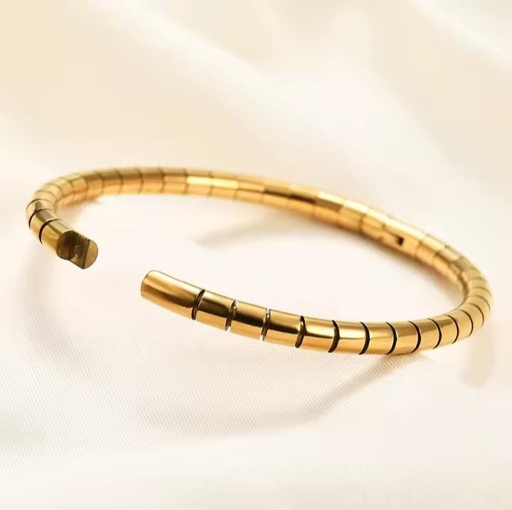 Luxe Flex Gold Cuff Bangle