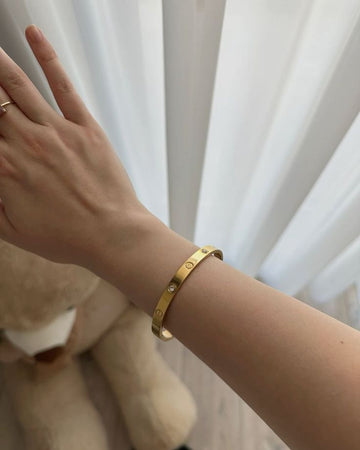 Élan Luxe Signature Cuff