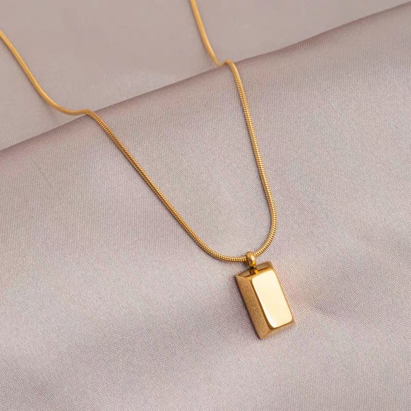 Luxe Rectangular Bar Pendant Necklace