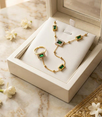 Emerald Royale Hand Chain