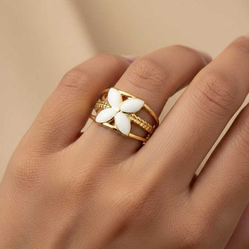 Pearl Bloom Ring ✨